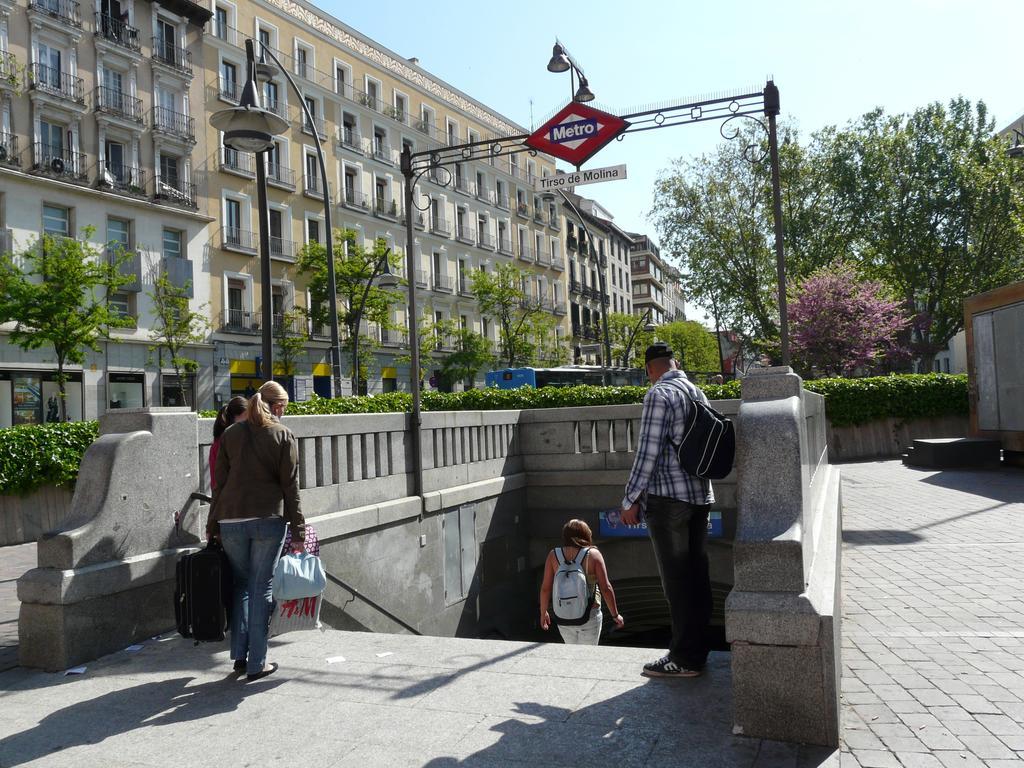 Far Home Plaza Mayor Madrid Ngoại thất bức ảnh