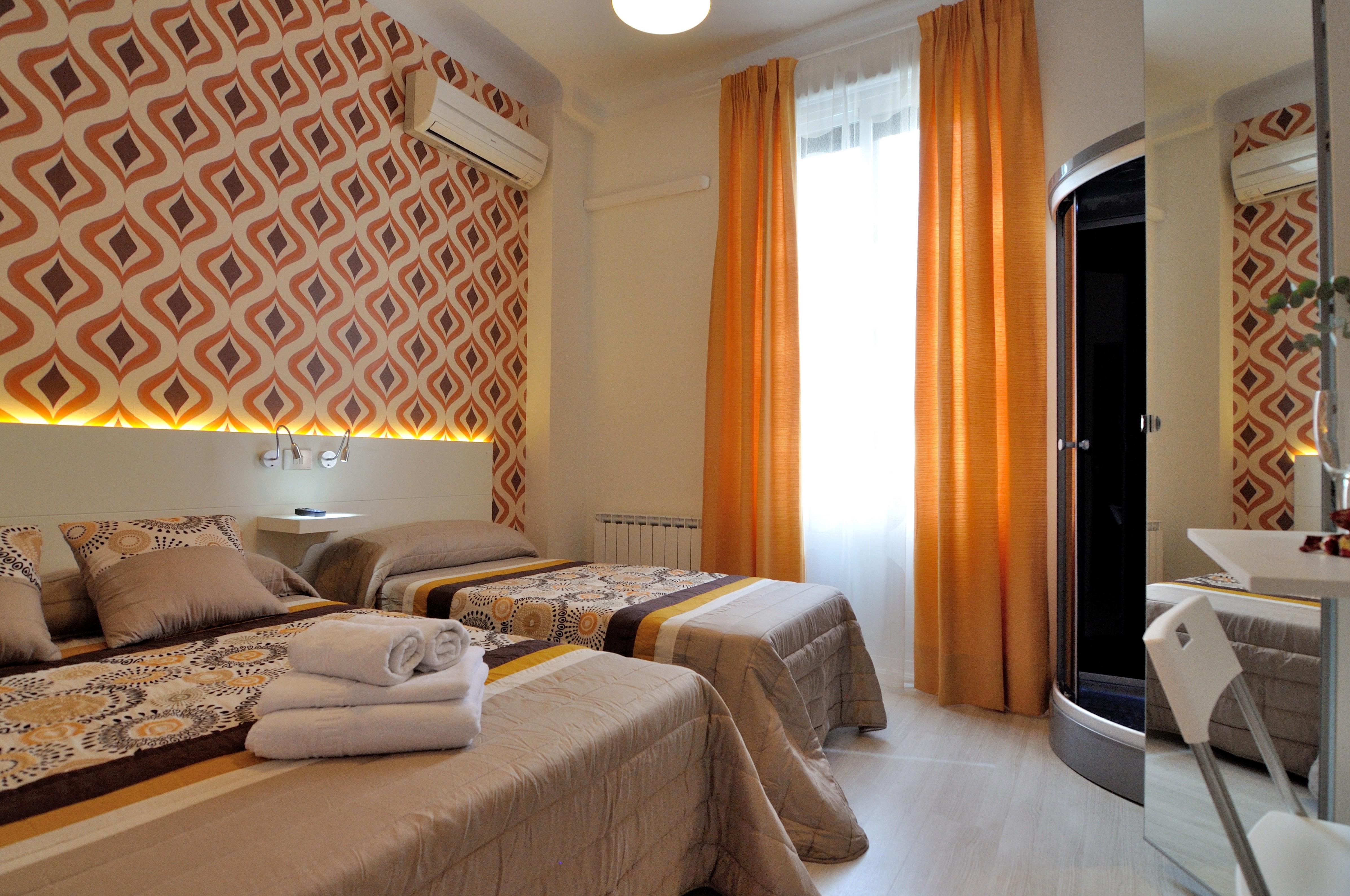 Far Home Plaza Mayor Madrid Ngoại thất bức ảnh