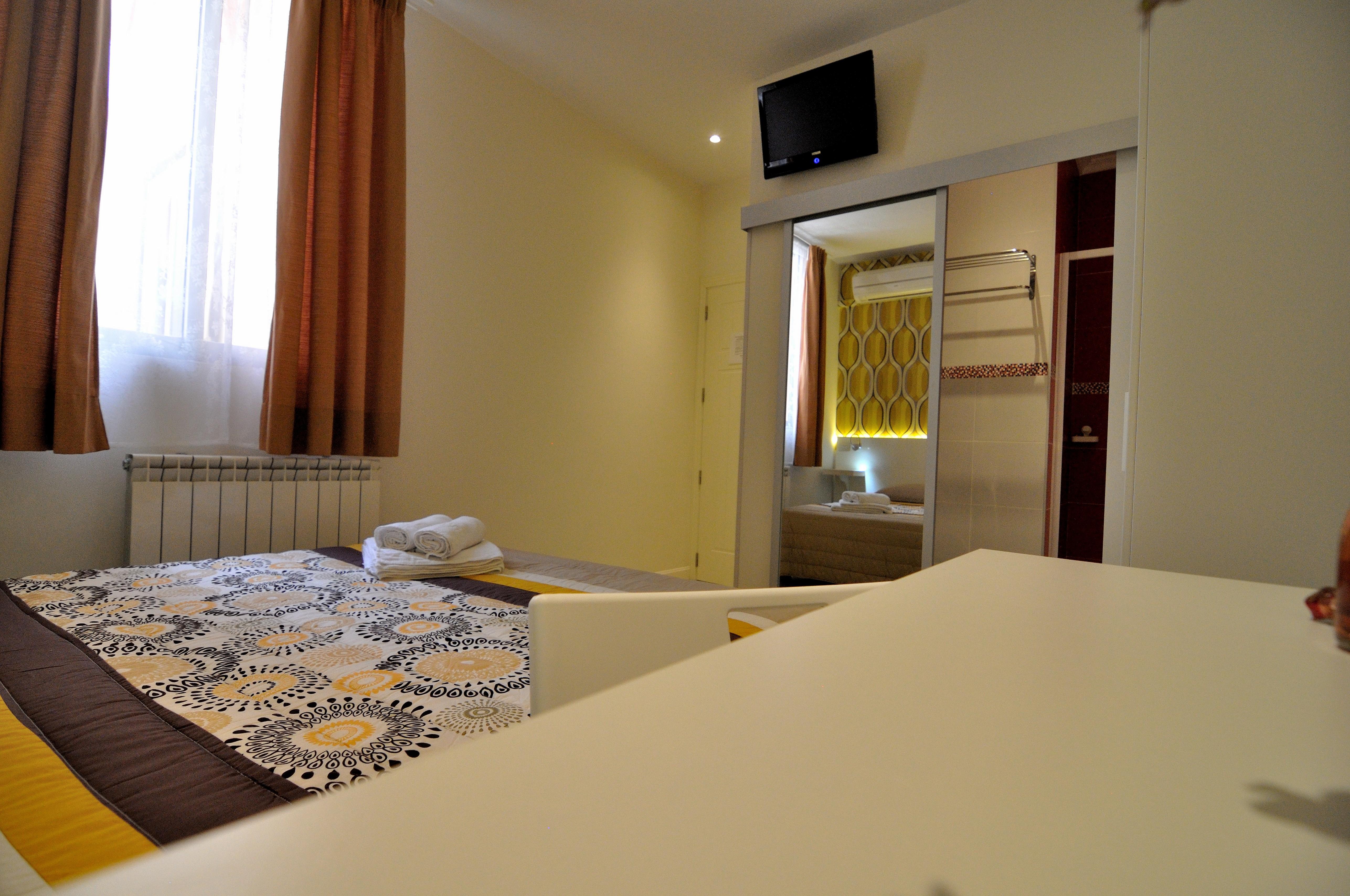 Far Home Plaza Mayor Madrid Ngoại thất bức ảnh