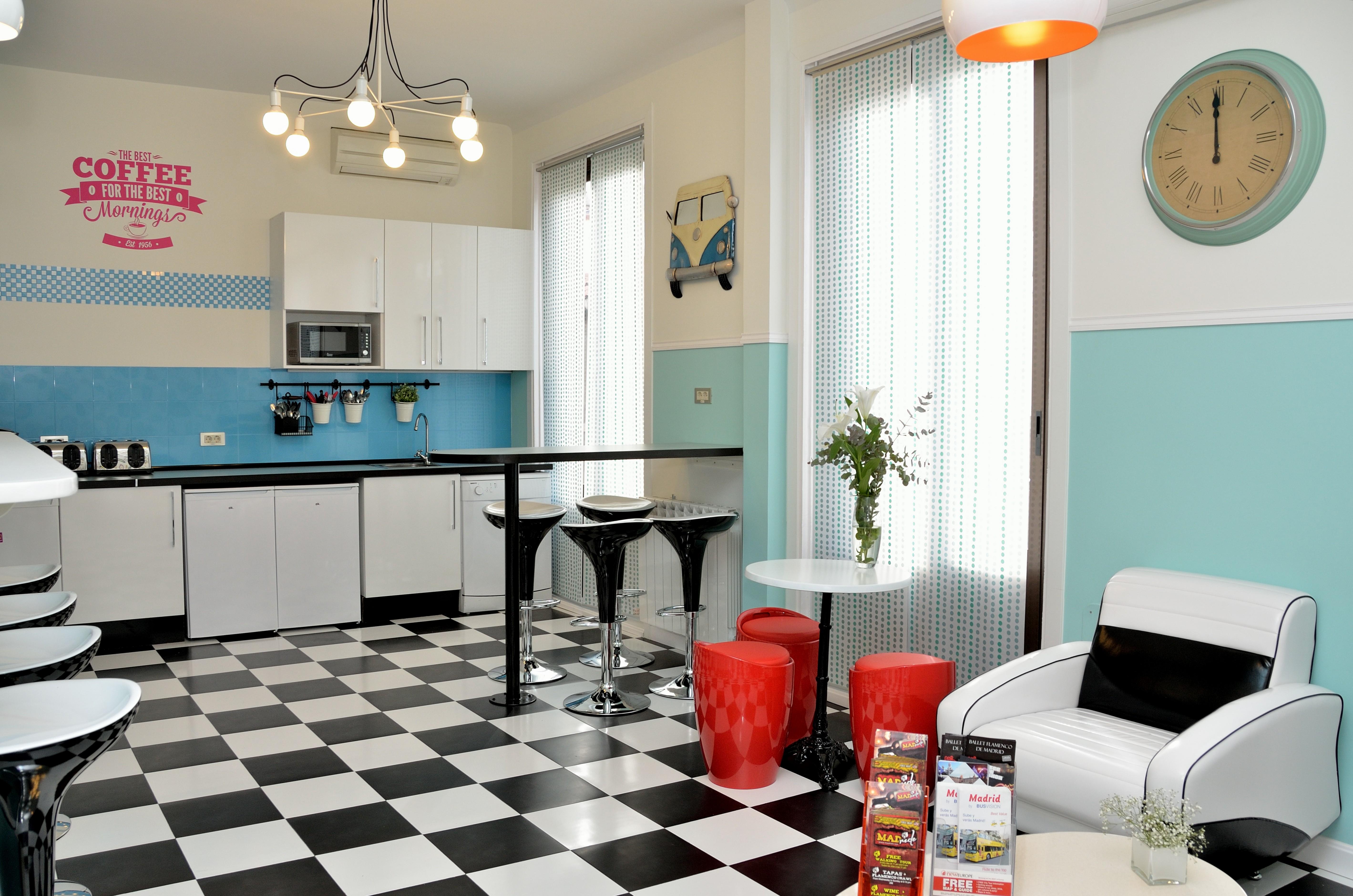 Far Home Plaza Mayor Madrid Ngoại thất bức ảnh