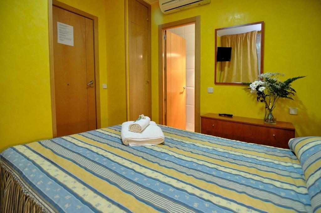 Far Home Plaza Mayor Madrid Ngoại thất bức ảnh