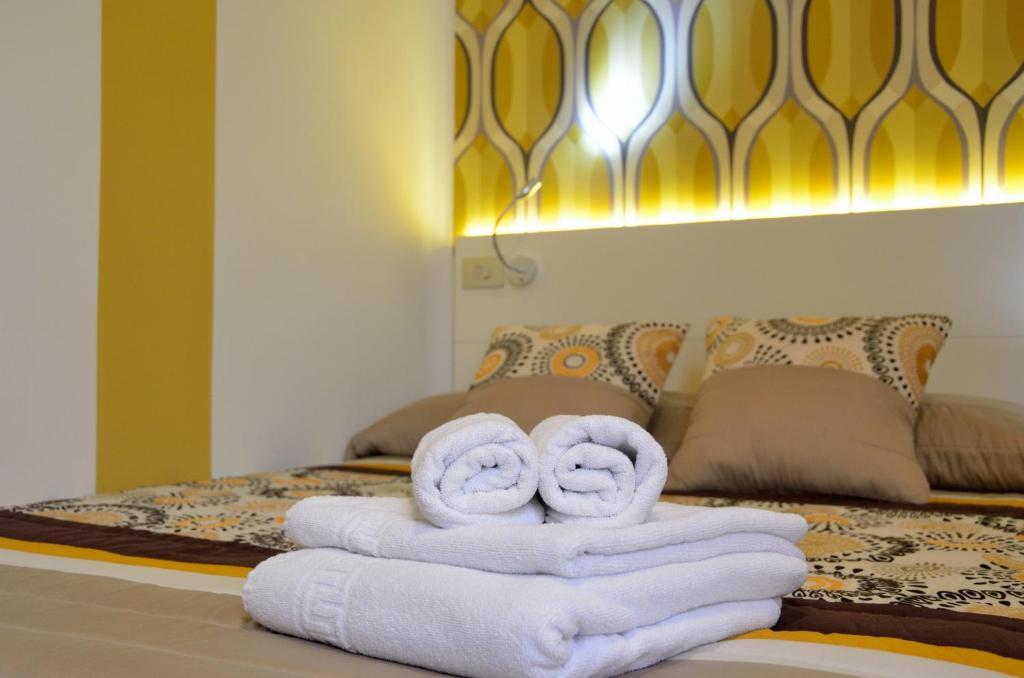 Far Home Plaza Mayor Madrid Ngoại thất bức ảnh