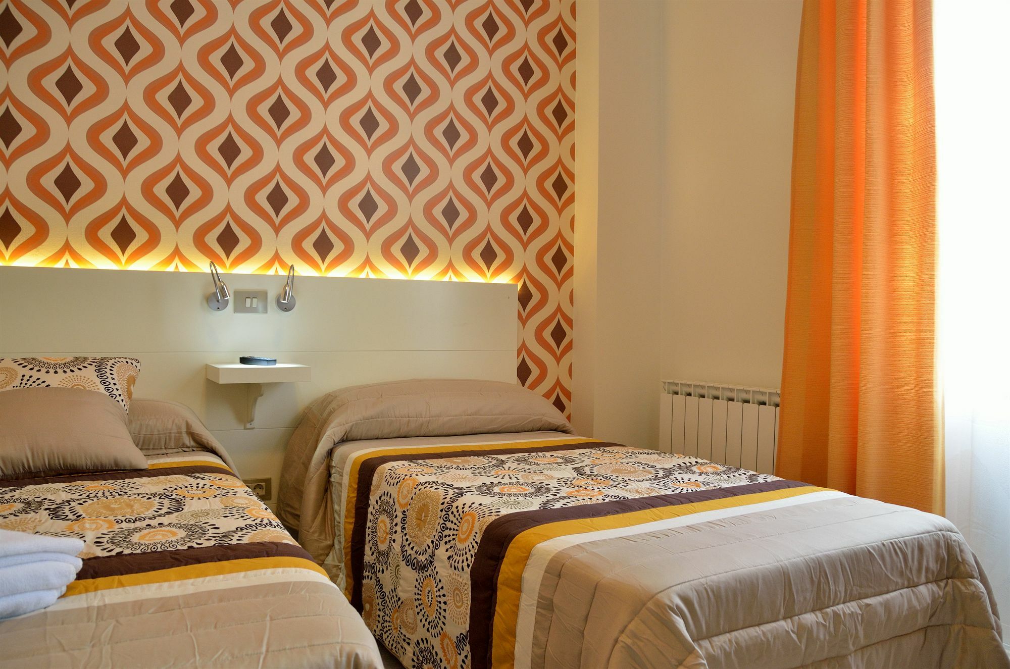 Far Home Plaza Mayor Madrid Ngoại thất bức ảnh