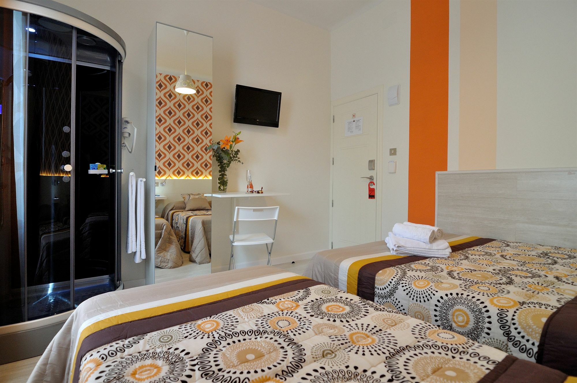 Far Home Plaza Mayor Madrid Ngoại thất bức ảnh