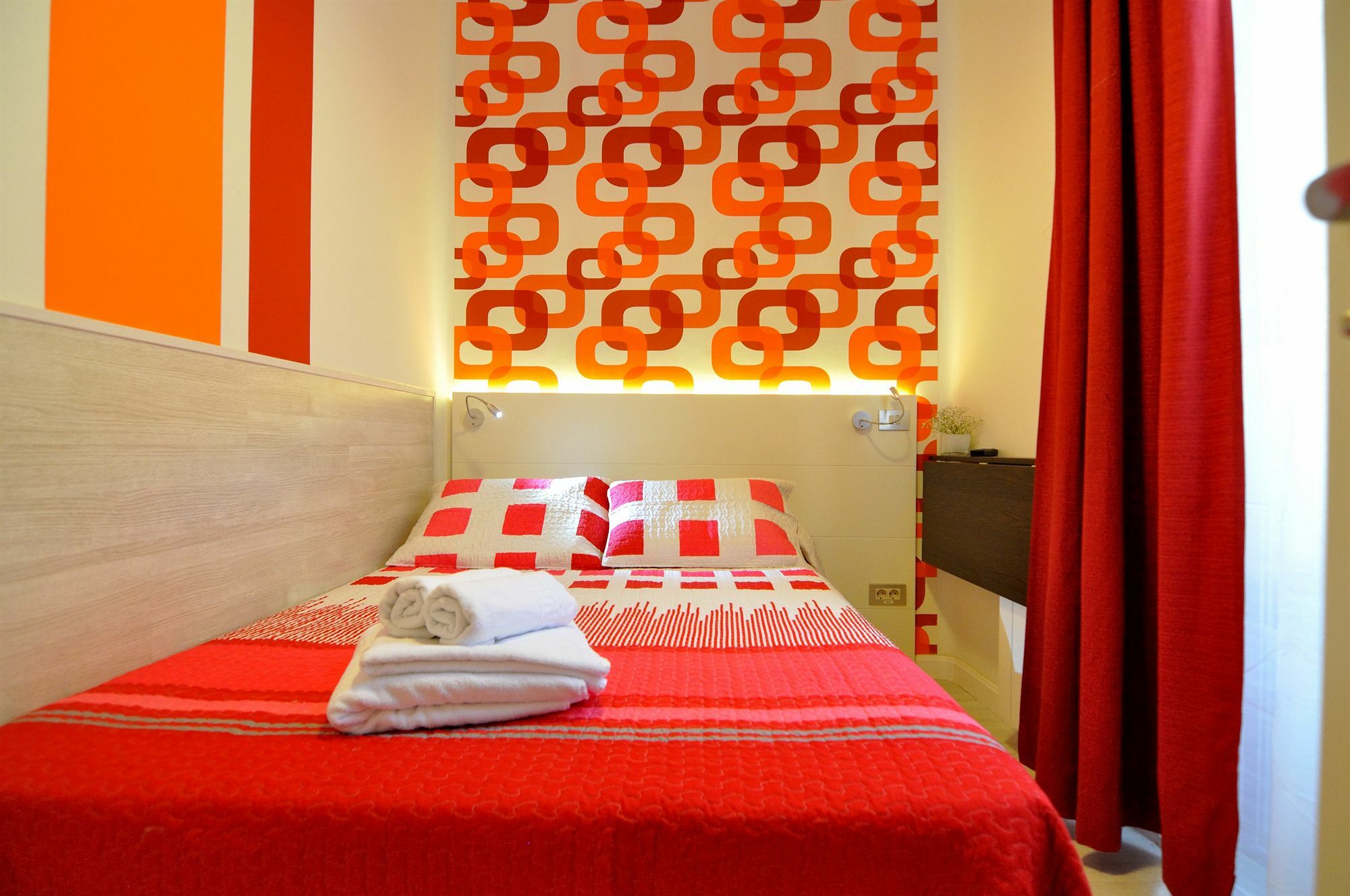 Far Home Plaza Mayor Madrid Ngoại thất bức ảnh